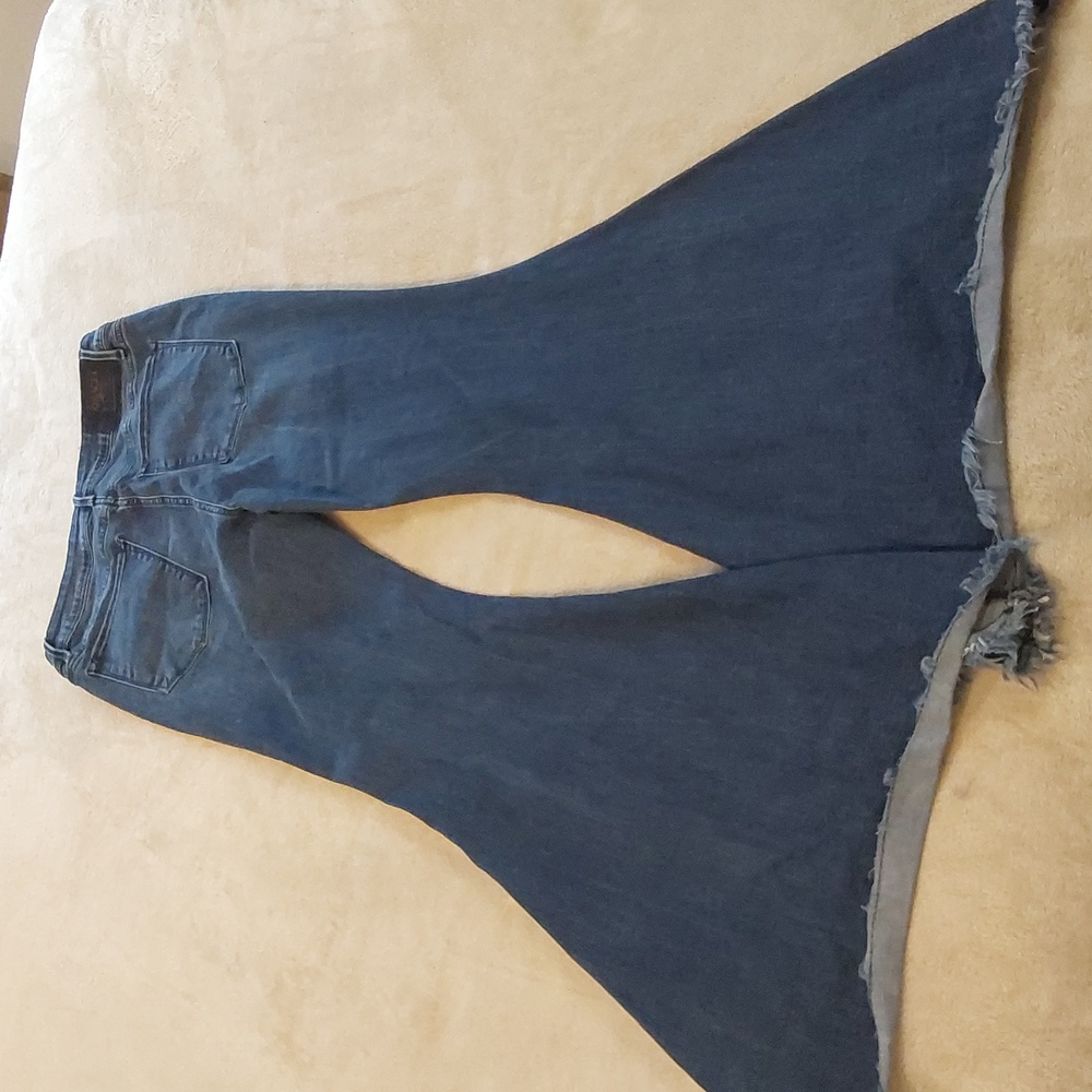 Grace of LA Women's High Waisted Super Flare Bell Bottom Raw Hem Jeans Size 32 - Picture 13 of 16